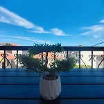 Nagia's Summer Apartman Políhrono
