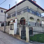 Nagia's Summer Apartman Políhrono