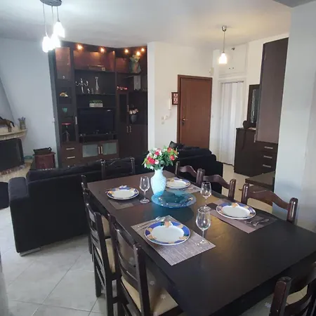 Apartament Nagia's Summer Polychrono