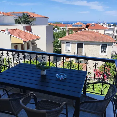 Nagia's Summer شقة